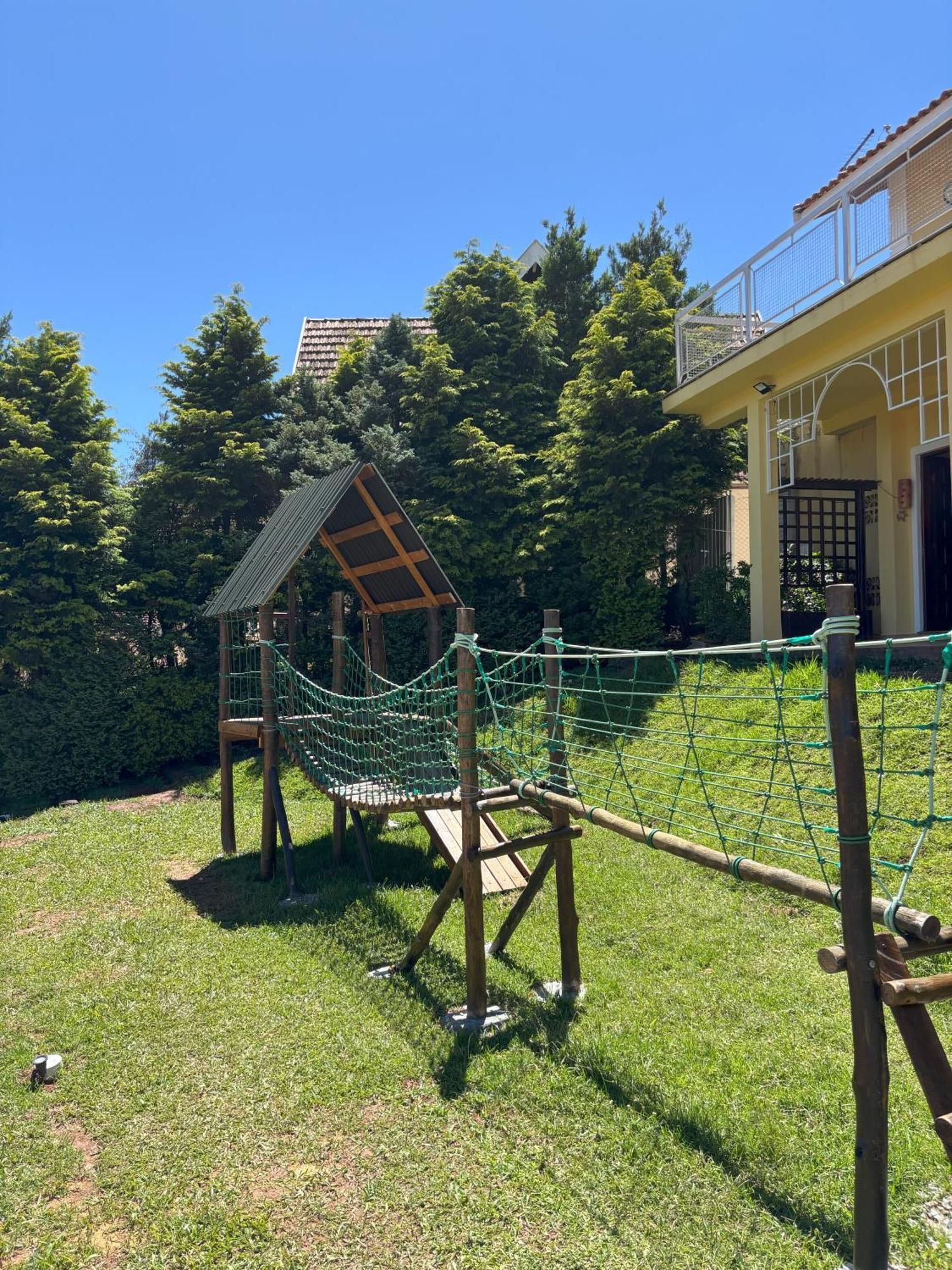 Pousada Portal Das Cerejeiras - Be Happy Group Campos do Jordão エクステリア 写真